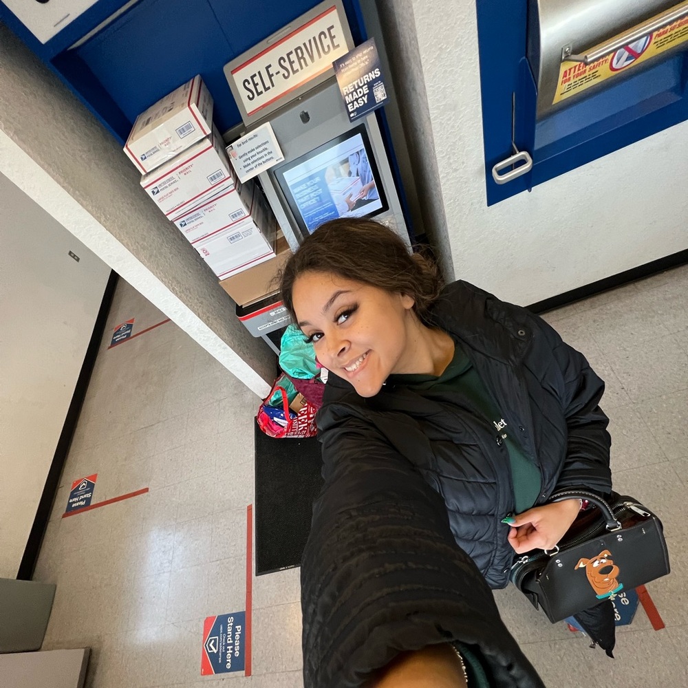 🚨I’M LIVE NOW: 5/17- $5 STARTS ON NWT CLOTHING 😱😱😱😱 PLUS TRAY ITEMS $10 STARTS! - Picture 4 of 8